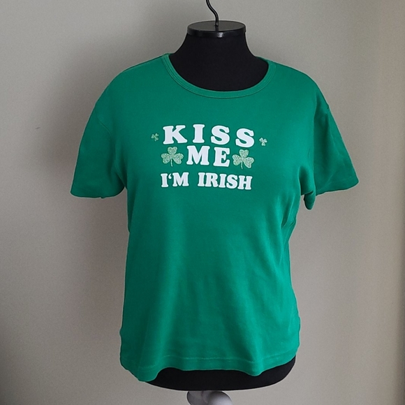 🍀 Kiss Me I'm Irish t-shirt 🍀 - Picture 1 of 8